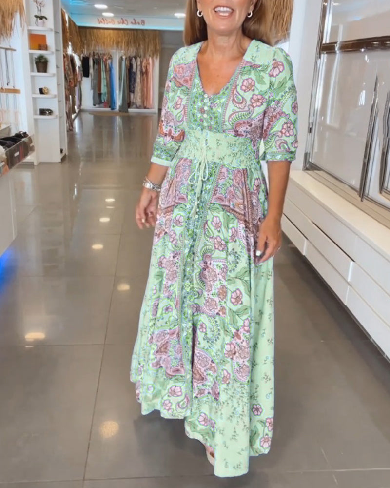 Sukienka wakacyjna z krótkim rękawem i dekoltem w serek