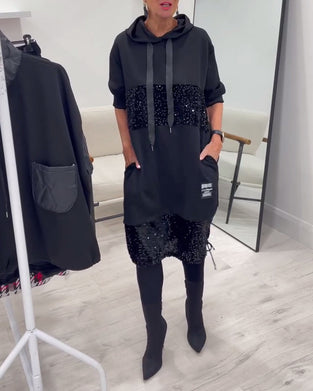 Sukienka Z Kapturem I Modnym Patchworkiem