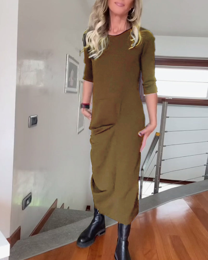 Sukienka plisowana z okrągłym dekoltem i jednolitym kolorze