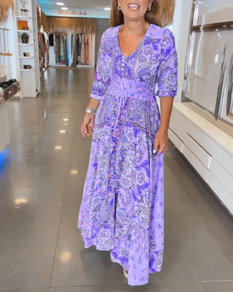 Sukienka wakacyjna z krótkim rękawem i dekoltem w serek