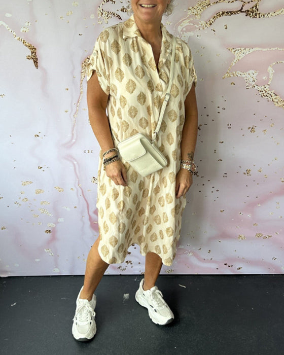 Luźna sukienka z krótkim rękawem