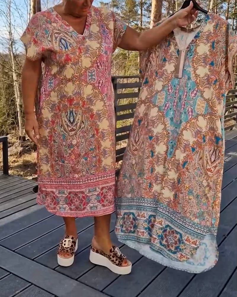 Sukienka Z Dekoltem W Serek Z Krótkim Rękawem Wzorzysta Prosta