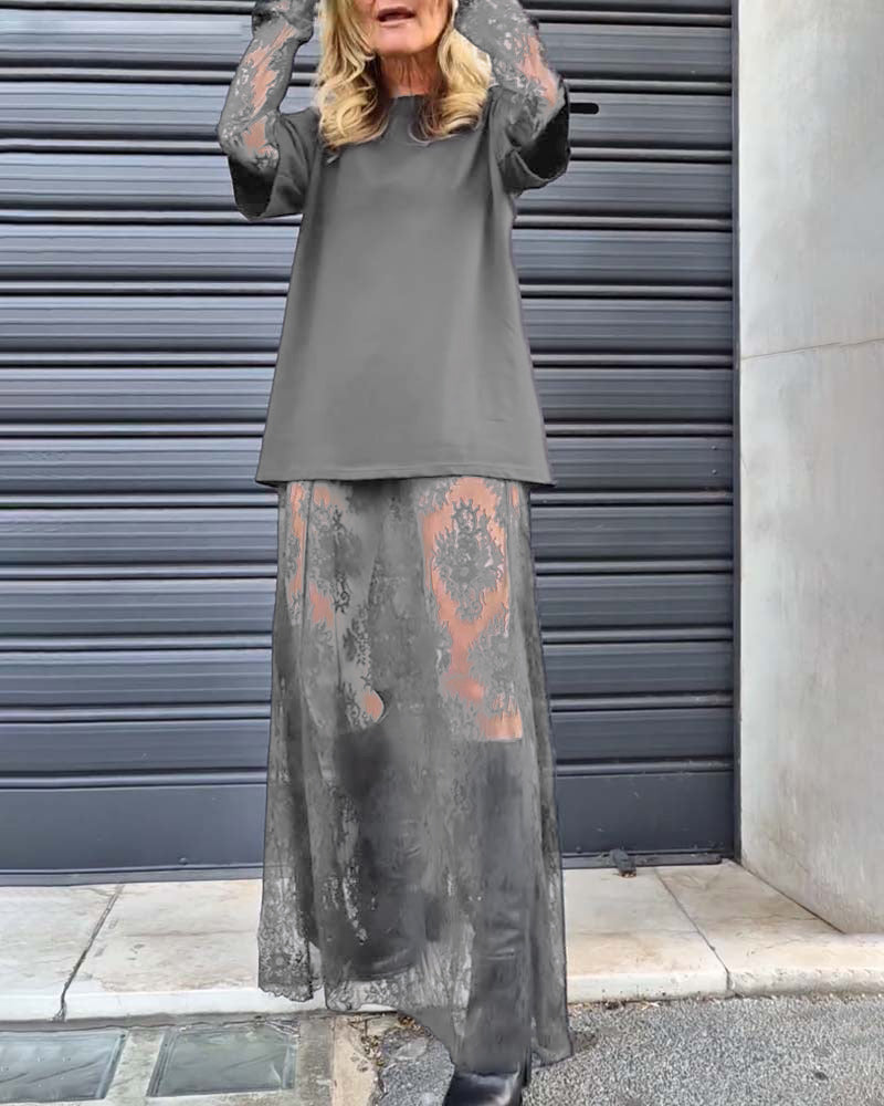 Dwuczęściowy komplet - koszulka w jednolitym kolorze i koronkowa spódnica