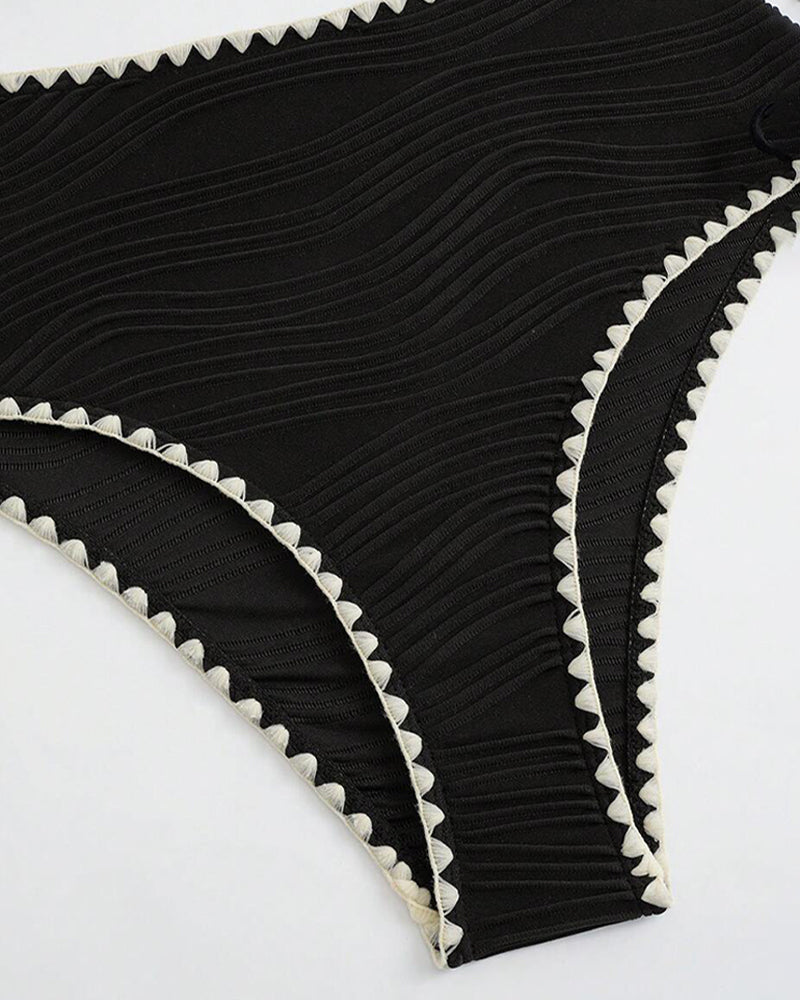 Bikini Set Dwuczęściowy z Halterem i Kontrastowym Designem