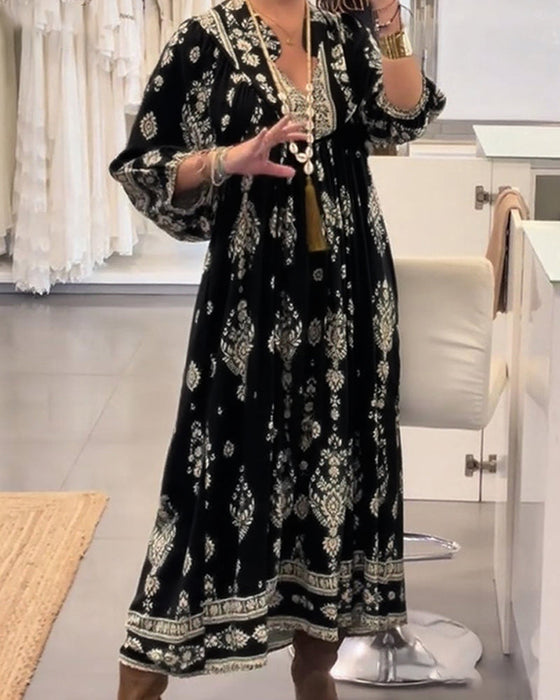 Sukienka casualowa z nadrukiem i luźnymi kieszeniami