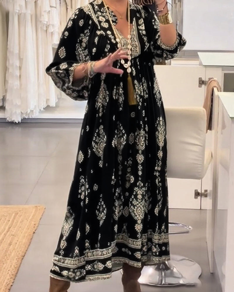 Sukienka casualowa z nadrukiem i luźnymi kieszeniami