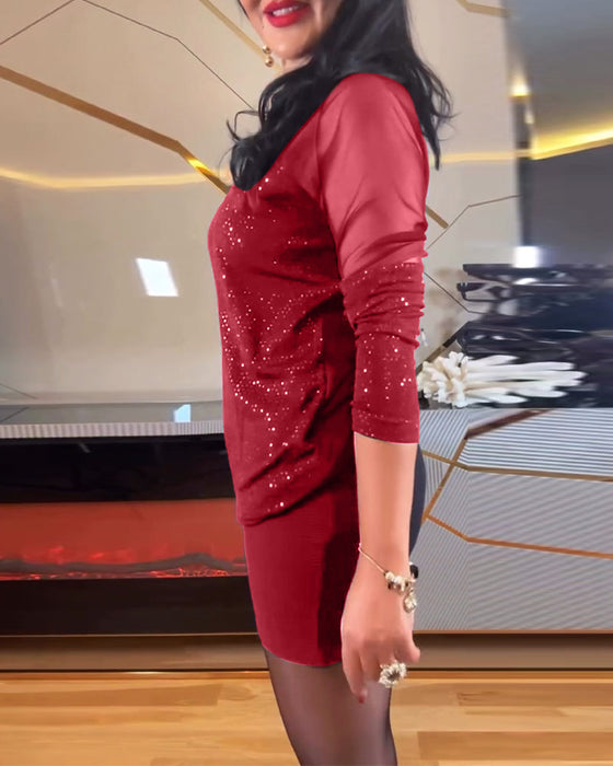 Seksowny top z siateczki z dekoltem w serek i jednolitym kolorem cekinów