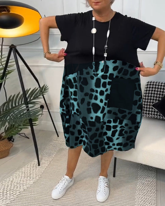 Sukienka z krótkim rękawem i okrągłym dekoltem