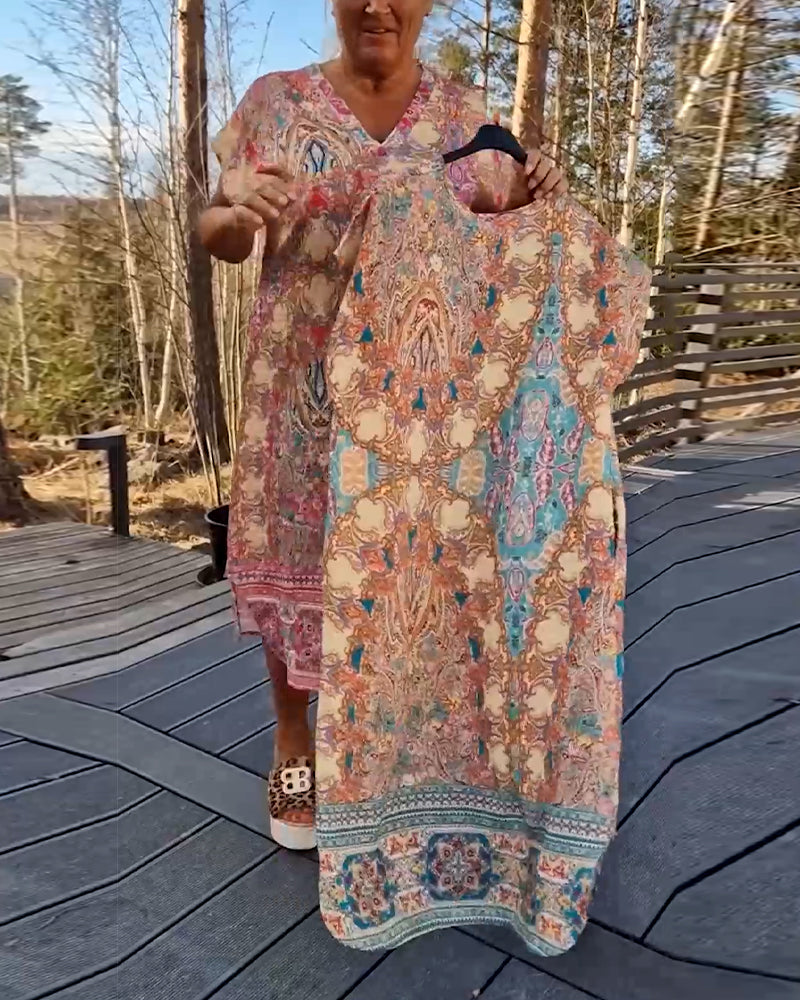 Sukienka Z Dekoltem W Serek Z Krótkim Rękawem Wzorzysta Prosta