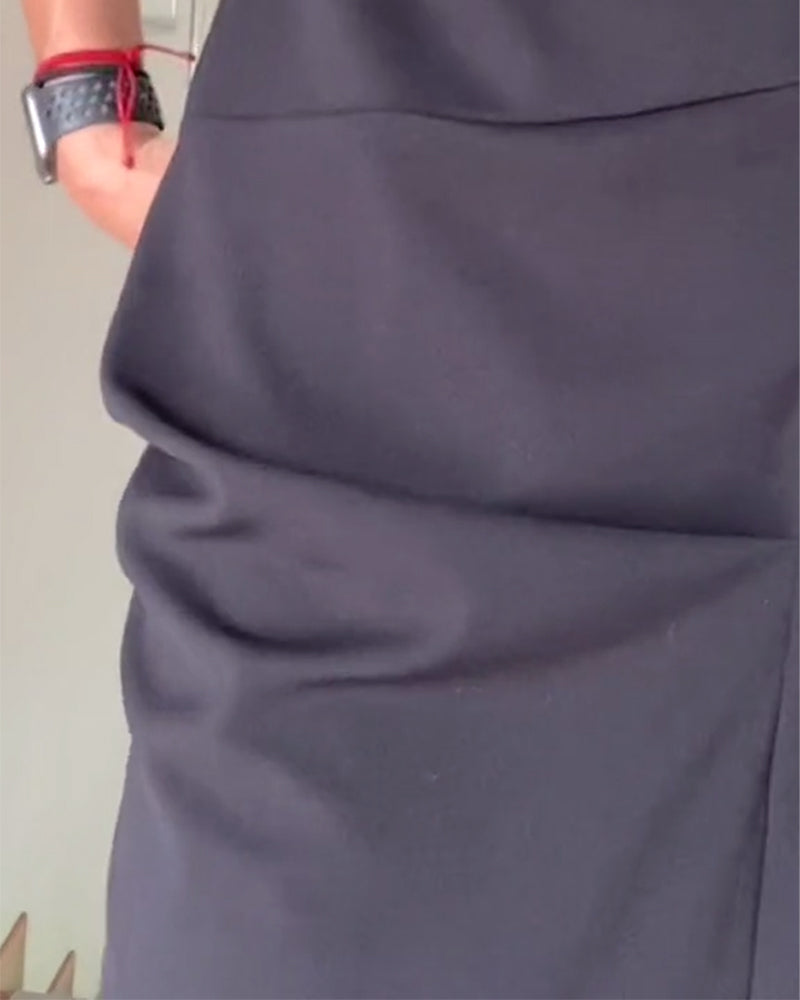 Sukienka plisowana z okrągłym dekoltem i jednolitym kolorze