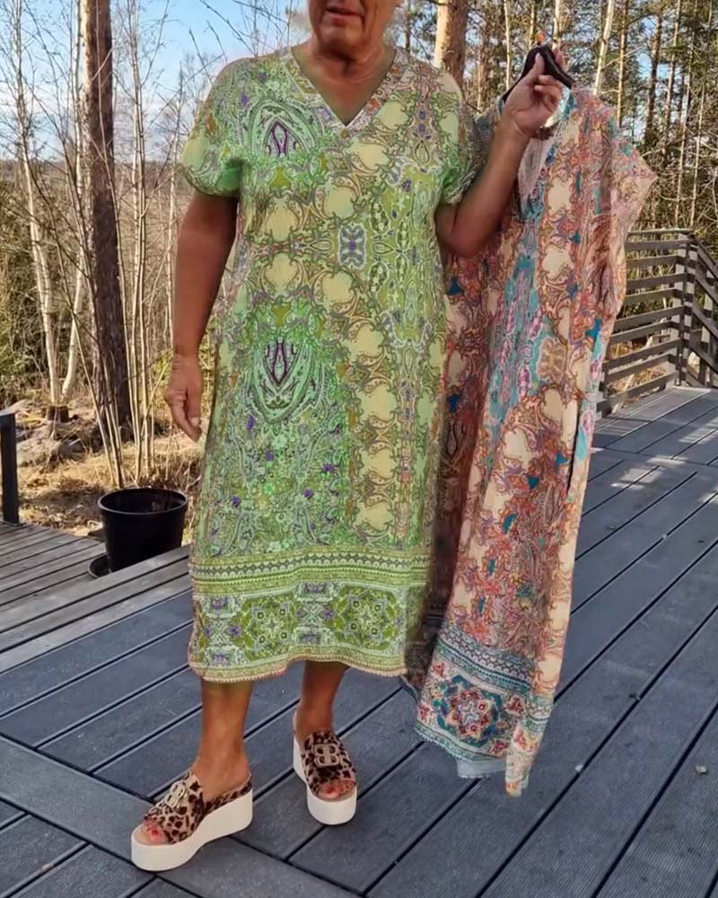 Sukienka Z Dekoltem W Serek Z Krótkim Rękawem Wzorzysta Prosta