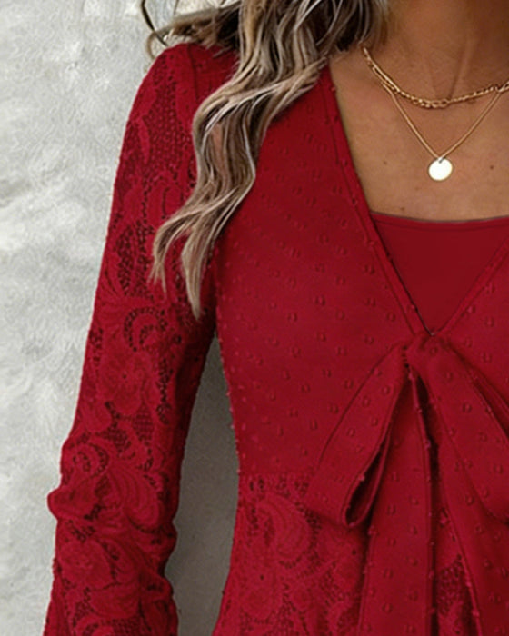 Jednokolorowa Bluzka Z Dzwonowymi Rękawami I Dekoltem W Serek