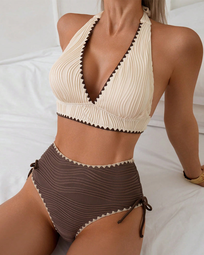 Bikini Set Dwuczęściowy z Halterem i Kontrastowym Designem