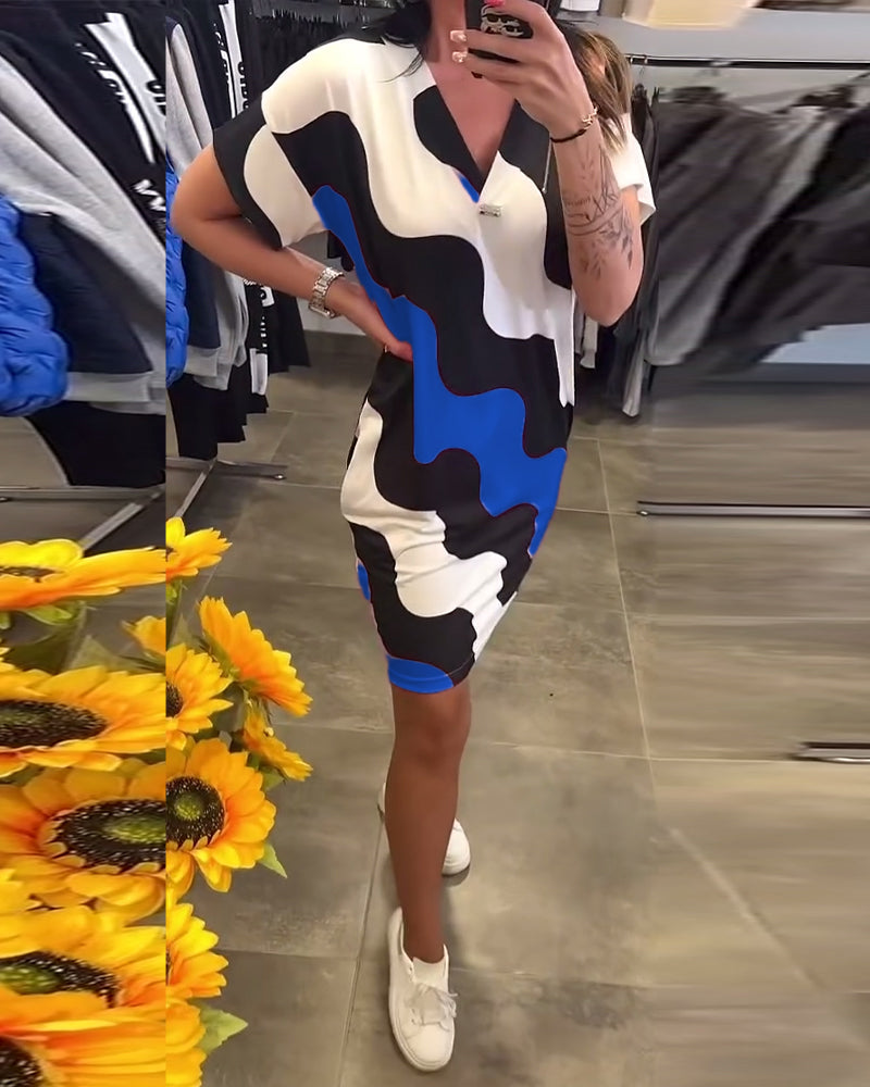 Sukienka Z Dekoltem W Serek I Falistym Wzorem