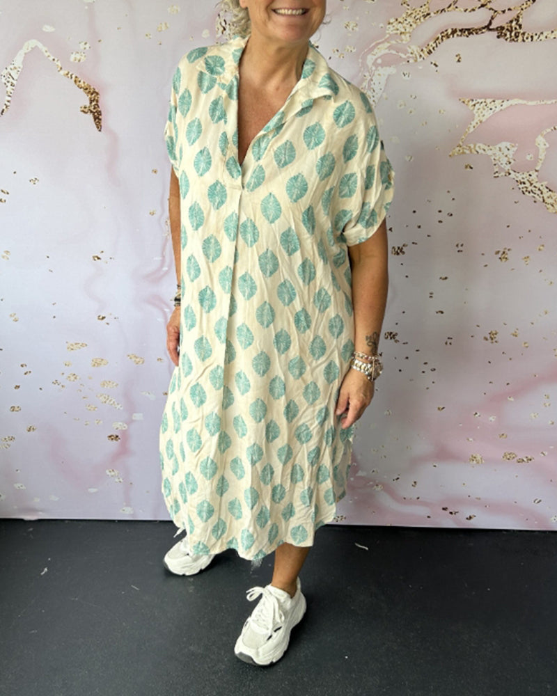 Luźna sukienka z krótkim rękawem