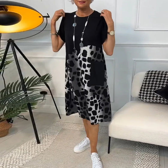 Sukienka z krótkim rękawem i okrągłym dekoltem