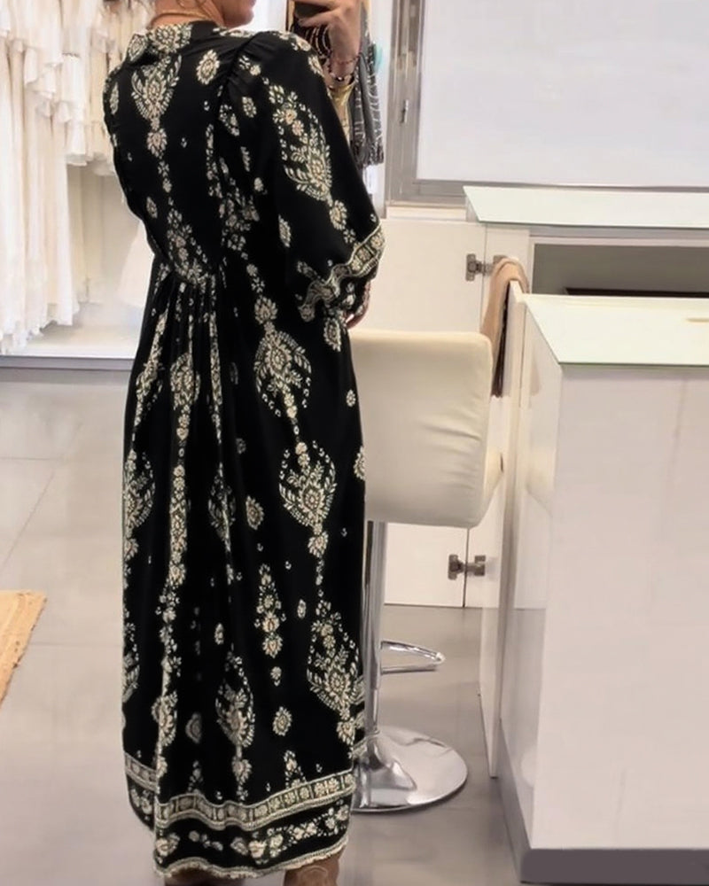 Sukienka casualowa z nadrukiem i luźnymi kieszeniami