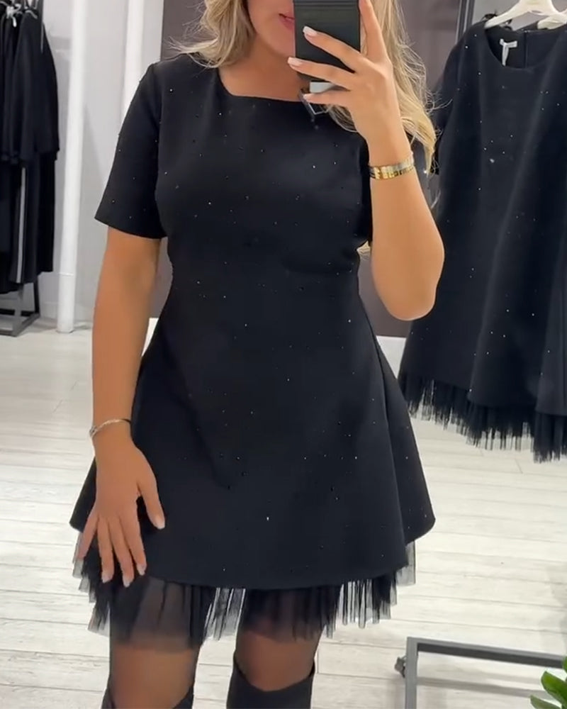 Sukienka z elegancką, mieniącą się siateczką patchworkową