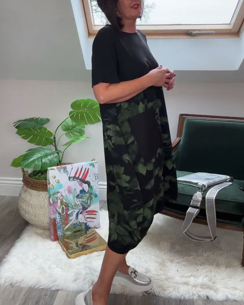 Sukienka z okrągłym dekoltem i kwiatowym nadrukiem oraz patchworkiem