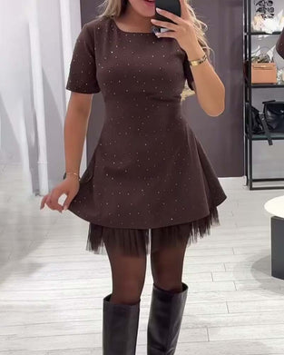 Sukienka z elegancką, mieniącą się siateczką patchworkową