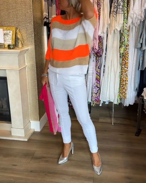 Sweter z okrągłym dekoltem i blokami kolorów