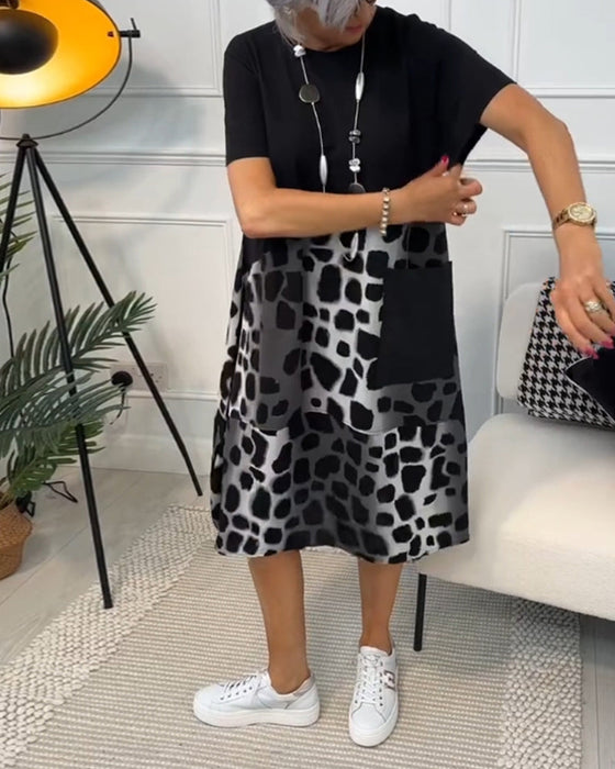 Sukienka z krótkim rękawem i okrągłym dekoltem