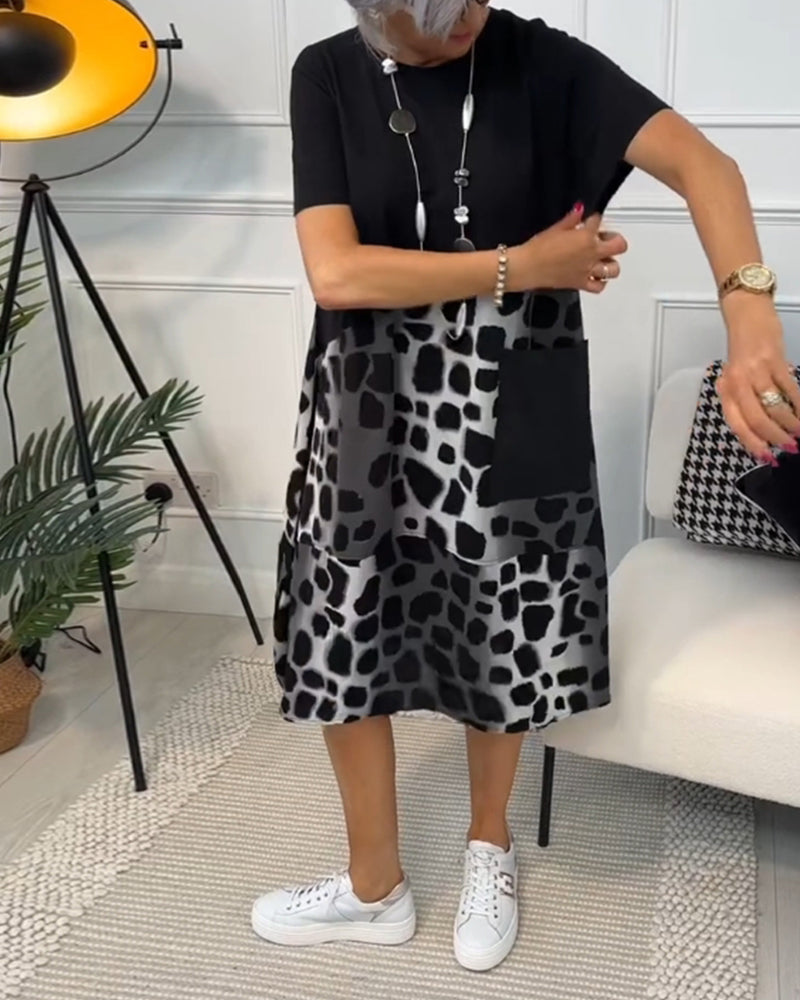 Sukienka z krótkim rękawem i okrągłym dekoltem