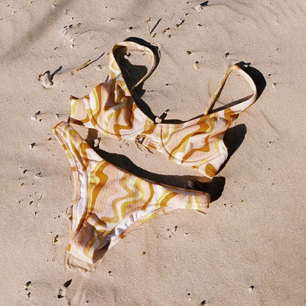 Elegancja nigdy nie wychodzi z mody! Przyjdź i odśwież swoją garderobę!