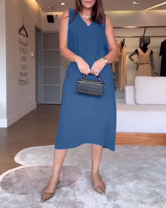 Sukienka casualowa z dekoltem w serek, bez rękawów, jednokolorowa, z rozcięciem