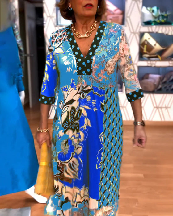 Sukienka z Wypełnieniem V z Motywem Vintage i Projektem Przerywu