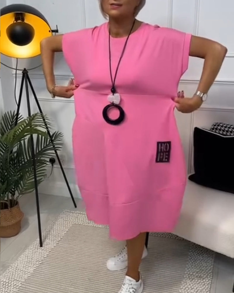 Sukienka z krótkim rękawem i nadrukiem w litery