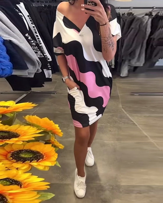 Sukienka Z Dekoltem W Serek I Falistym Wzorem