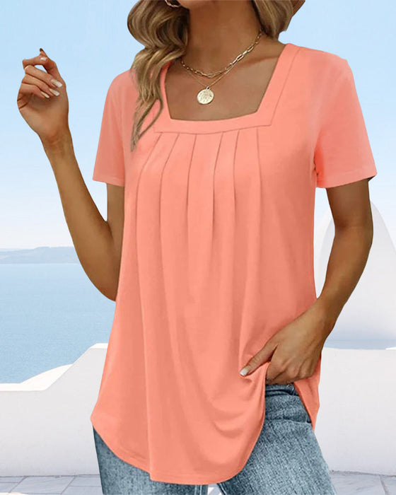 Koszulka z krótkim rękawem w jednolitym kolorze i kwadratowym dekoltem