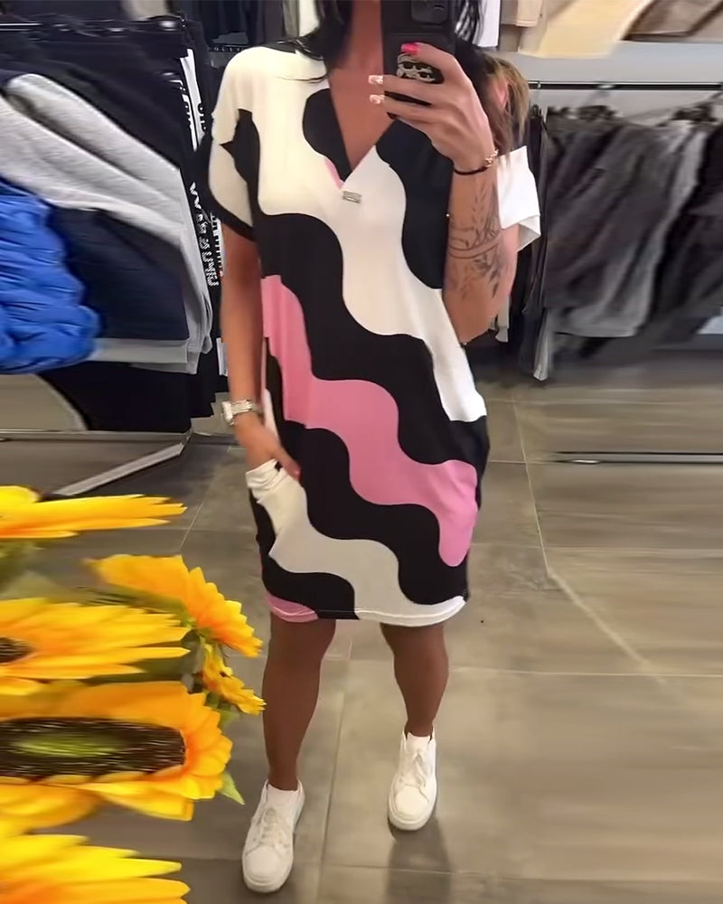 Sukienka Z Dekoltem W Serek I Falistym Wzorem