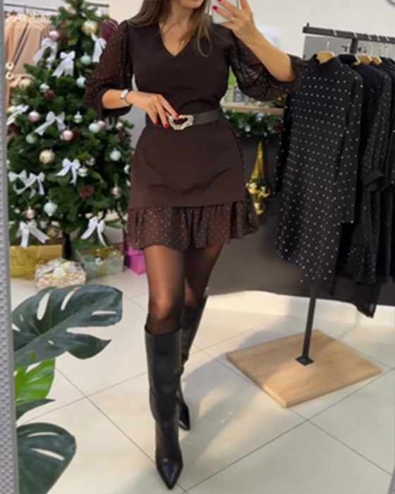 Stylowa Sukienka Z Dekoltem W Serek I Wzorem Patchwork