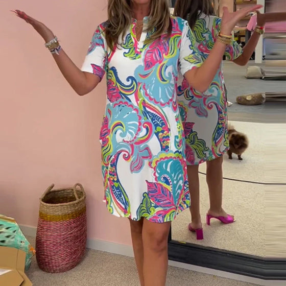 Sukienka z nadrukiem o dopasowanym kroju