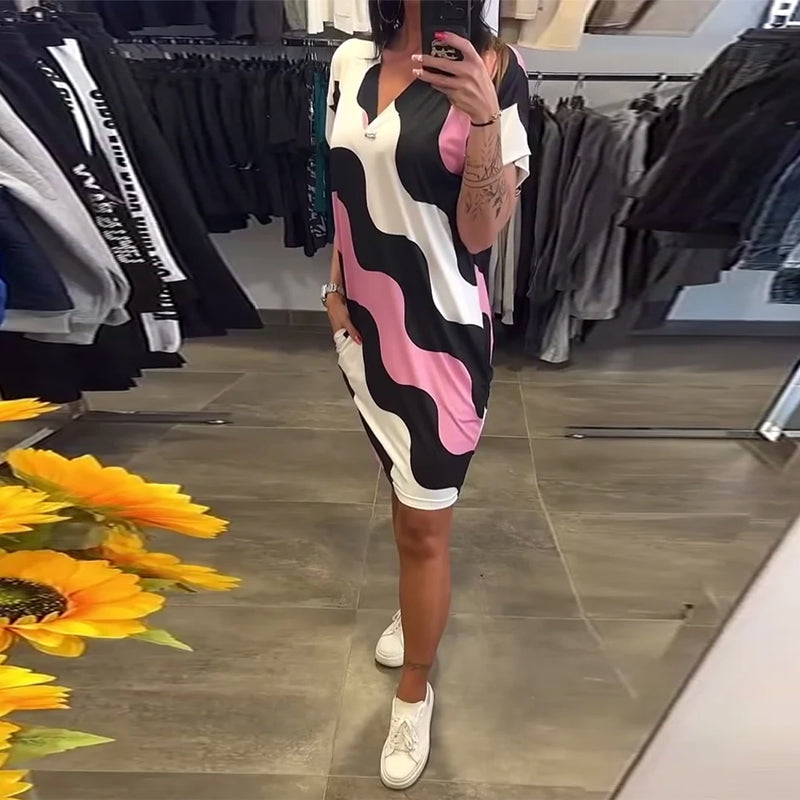 Sukienka Z Dekoltem W Serek I Falistym Wzorem