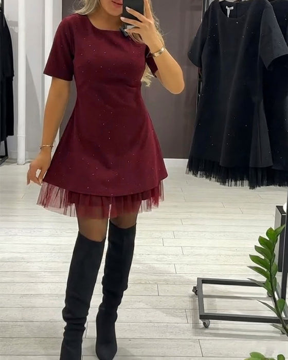 Sukienka z elegancką, mieniącą się siateczką patchworkową