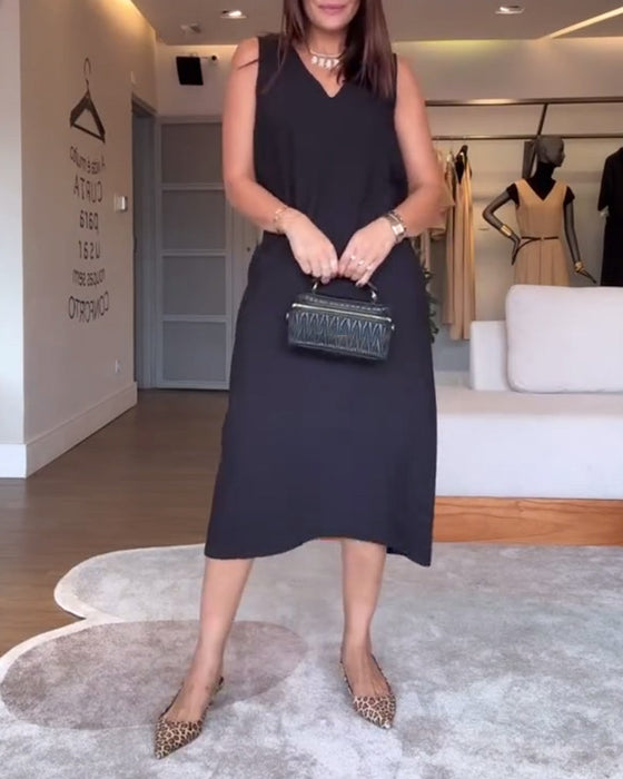 Sukienka casualowa z dekoltem w serek, bez rękawów, jednokolorowa, z rozcięciem