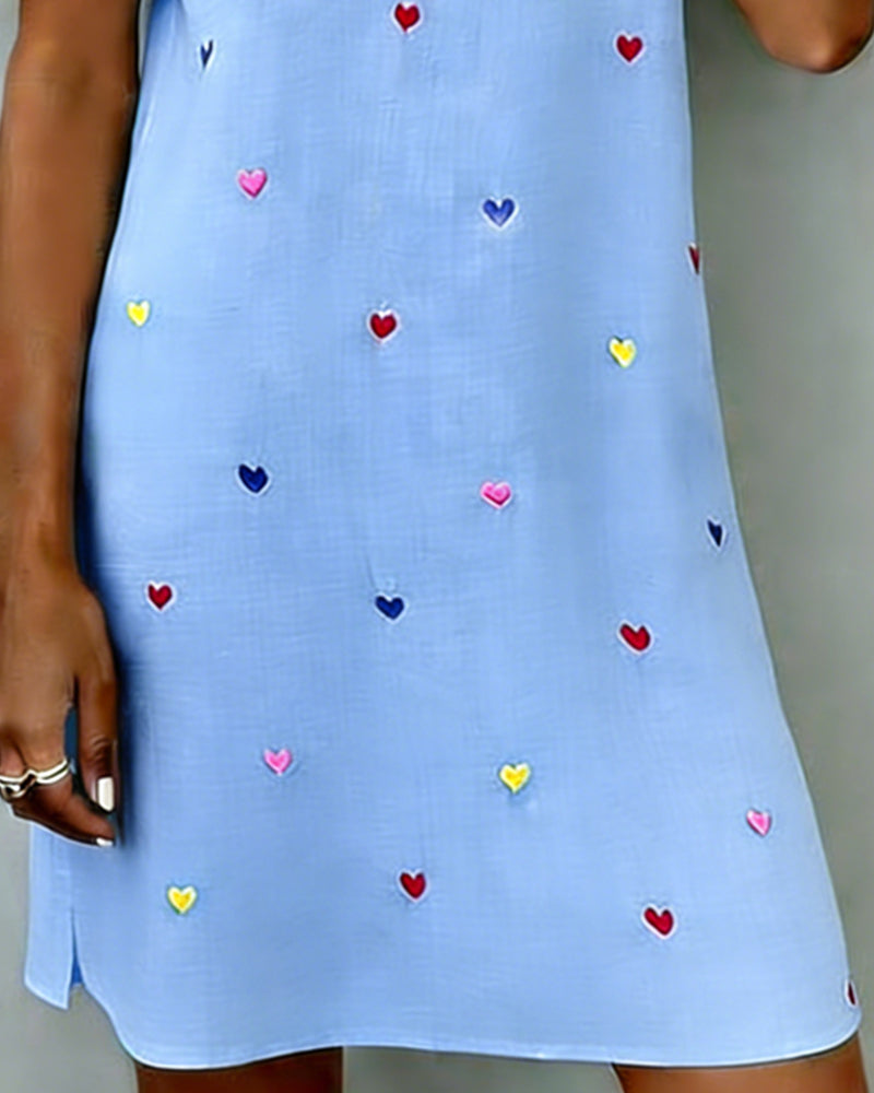 Kolorowa Sukienka Z Serduszkami I Dekoltem W Serek