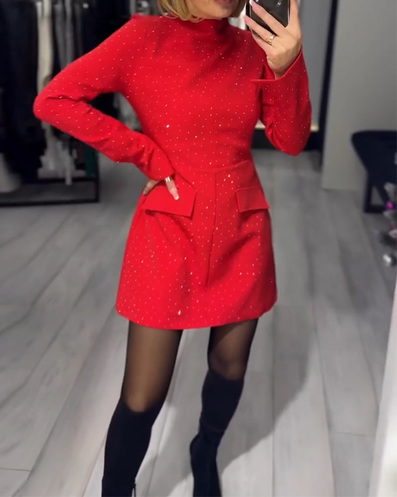 Elegancka Sukienka Z Subtelnym Połyskiem