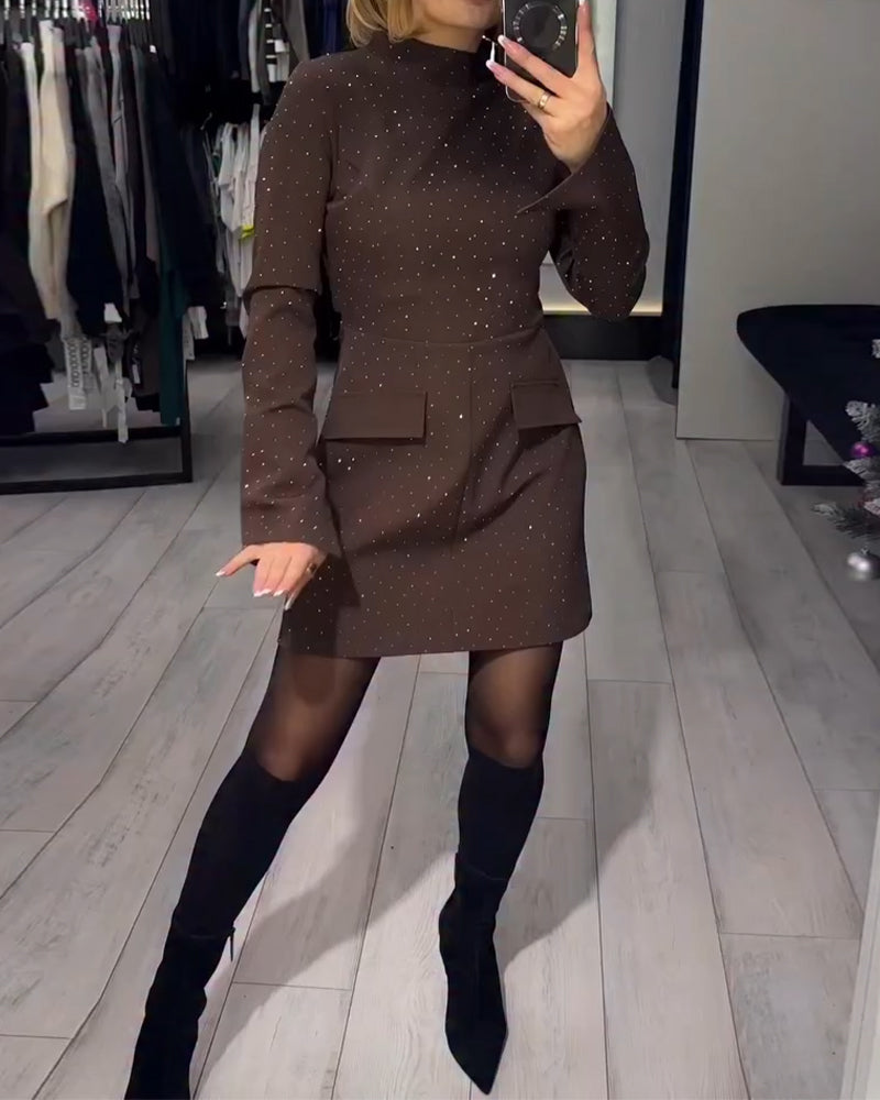 Elegancka Sukienka Z Subtelnym Połyskiem