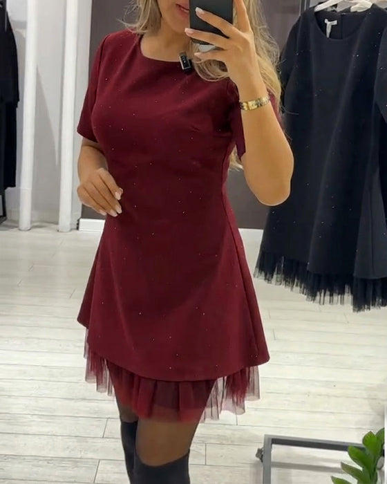 Sukienka z elegancką, mieniącą się siateczką patchworkową