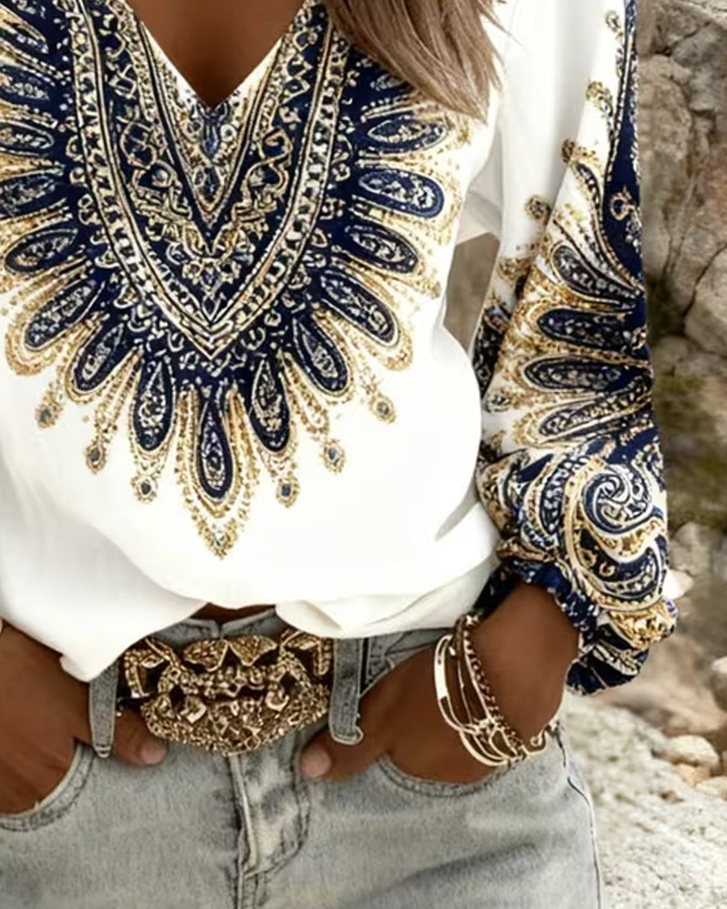 Top Z Dekoltem W Serek I Retro Nadrukiem